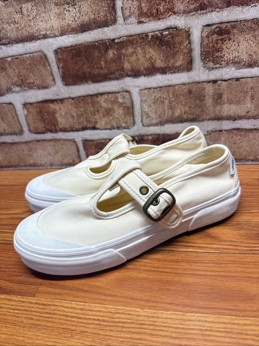 NEW VANS Mary Jane Style 93 Shoe Cream White Chunky Lug Sole Womens 7